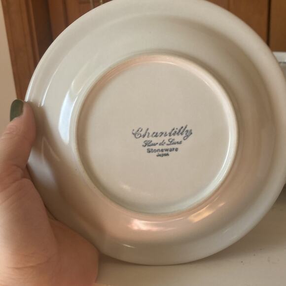 Vintage Chantilly Fleur de Lune Cups & Saucers, Service for 4 - Picture 8 of 13